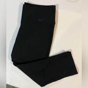 Nike Legend crop leggings